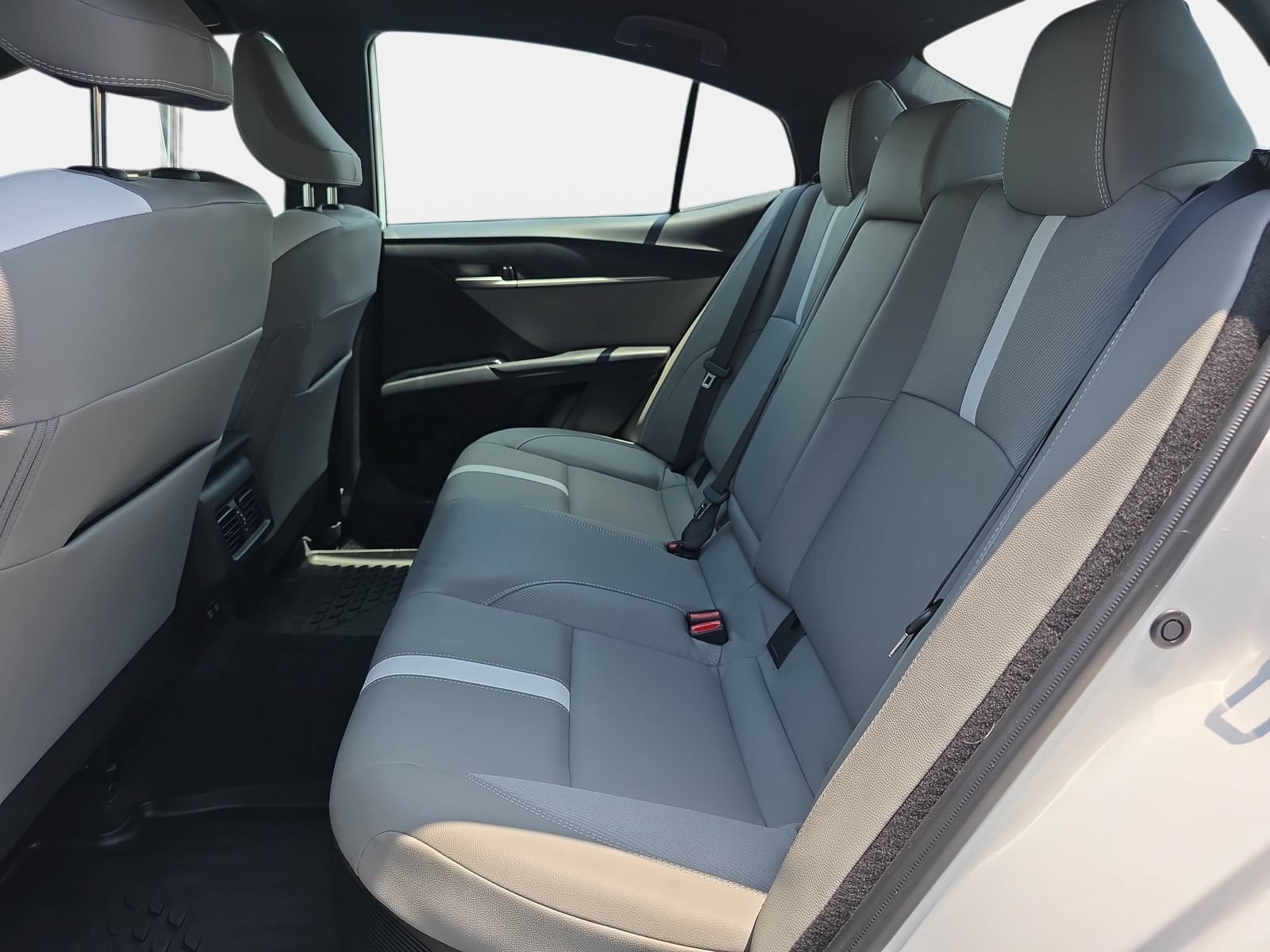 Used 2026 Toyota Camry SE FWD image 13