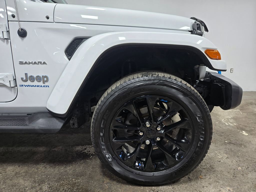Used 2023 Jeep Wrangler Unlimited Sahara w/ Cold Weather Group AWD/4WD image 64