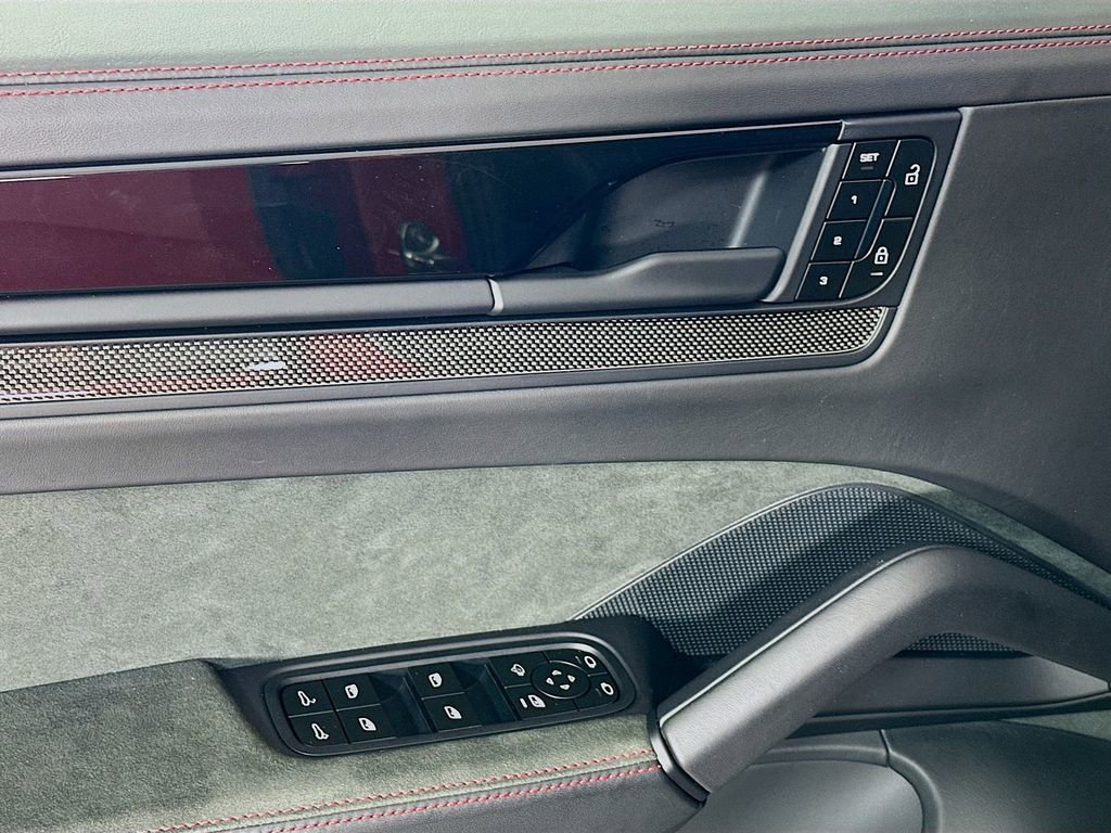 Certified 2025 Porsche Cayenne GTS AWD/4WD image 20