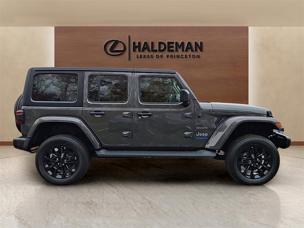 Used 2022 Jeep Wrangler Unlimited Sahara w/ Cold Weather Group image 7