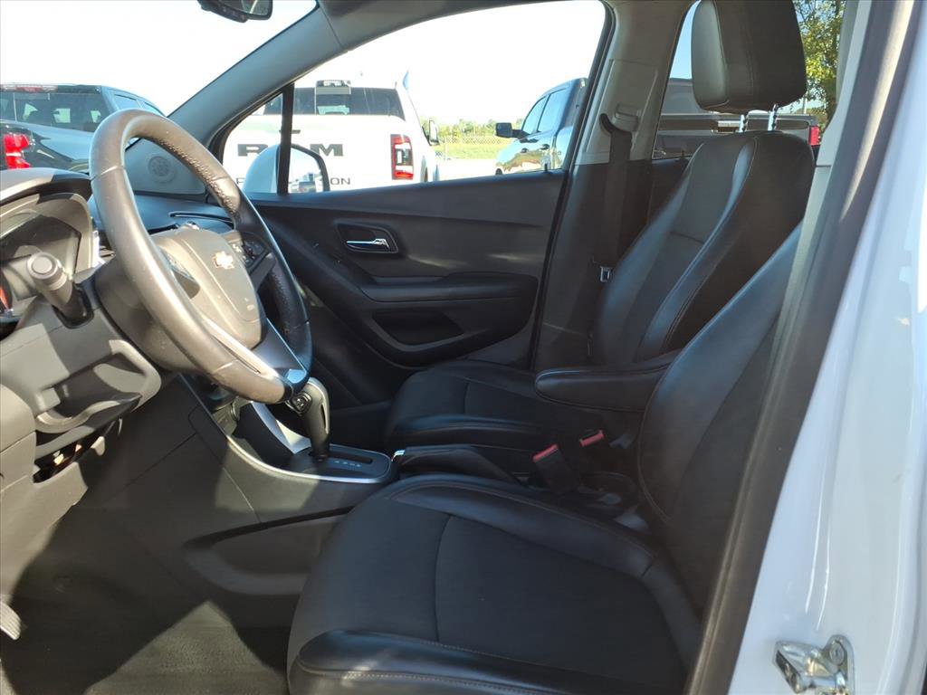 Used 2017 Chevrolet Trax LT w/ LT Convenience Package image 10