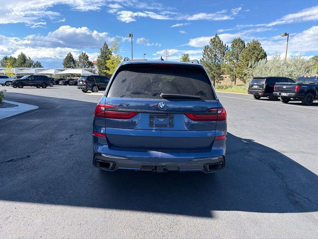 Used 2021 BMW X7 xDrive40i w/ M Sport Package AWD/4WD image 4