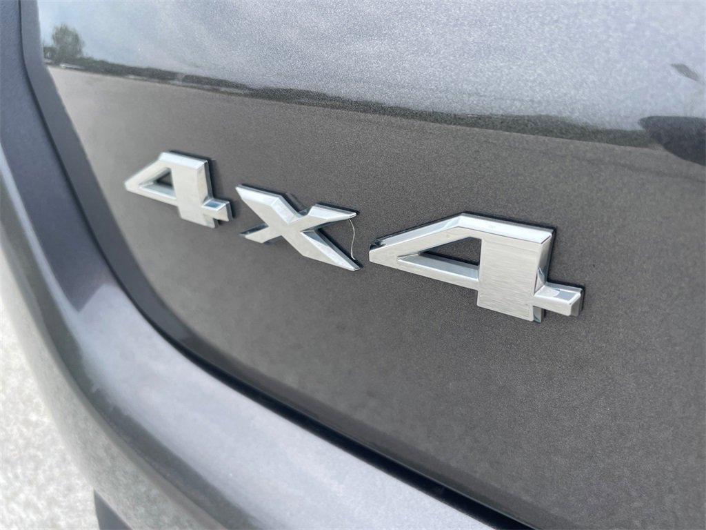 Used 2024 Jeep Compass Limited image 37