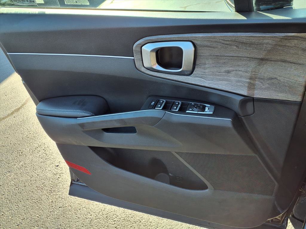 Used 2022 Kia Sorento EX w/ Panoramic Sunroof Package image 20