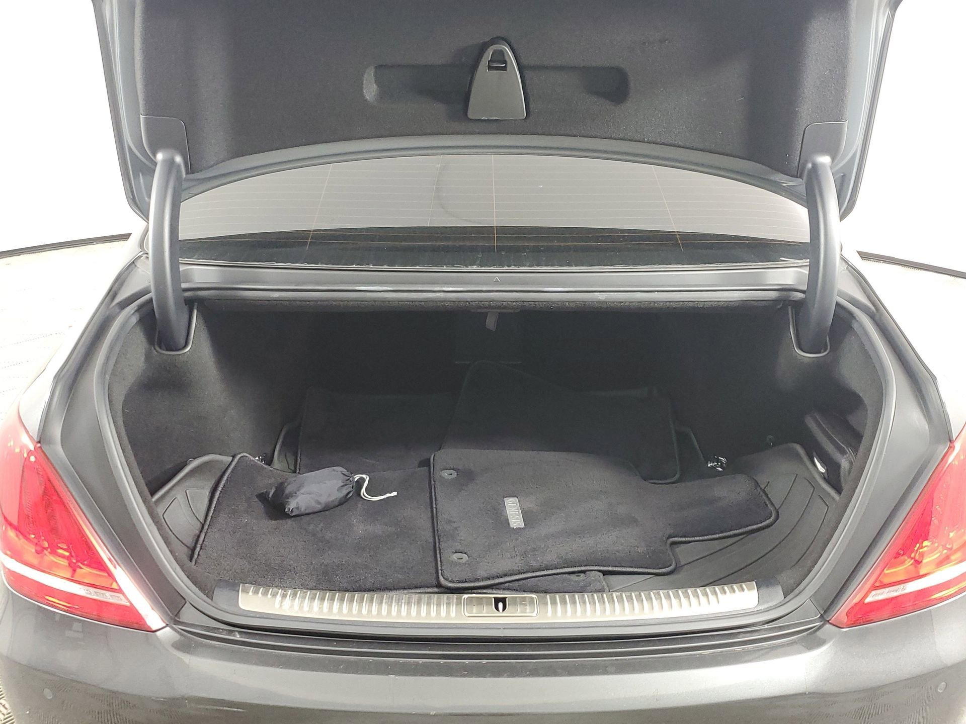 Used 2017 Genesis G90 3.3T Premium image 21