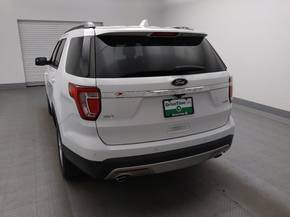 Used 2017 Ford Explorer XLT w/ Equipment Group 201A AWD/4WD image 6