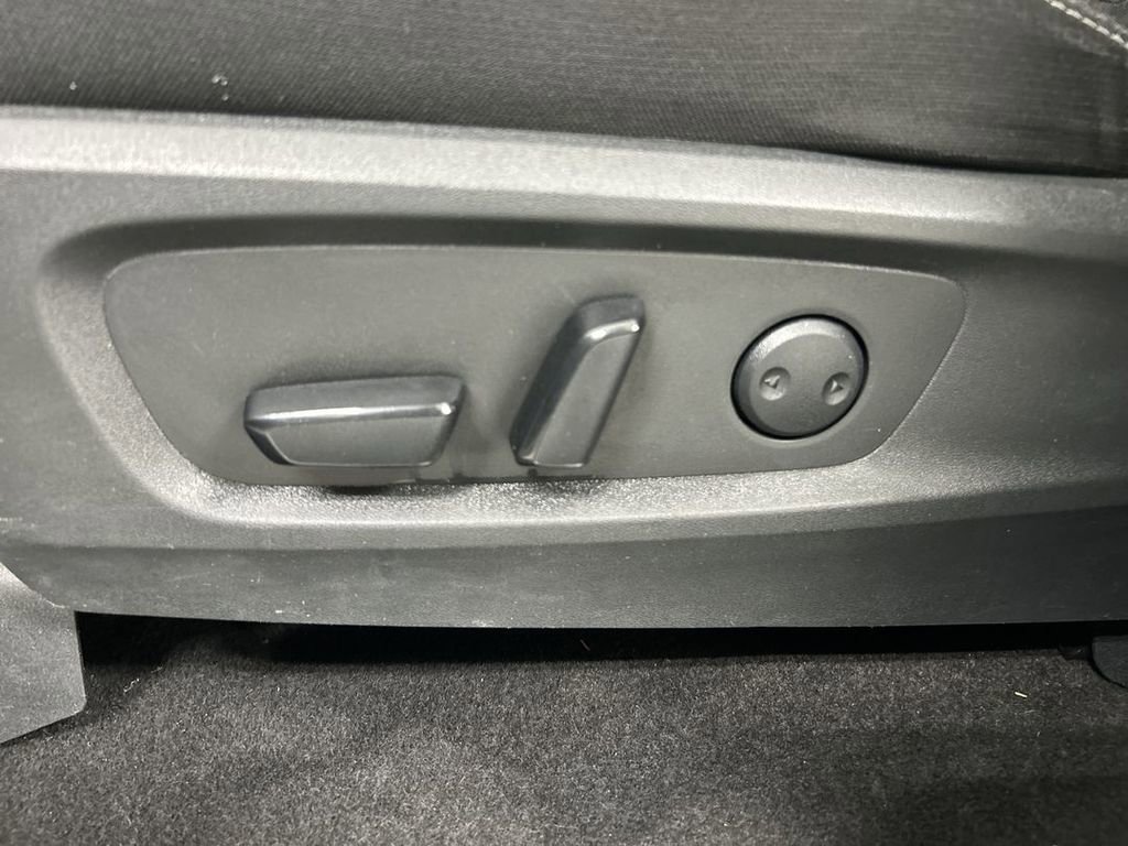 Used 2023 Nissan Pathfinder SV w/ Black Appearance Package image 10