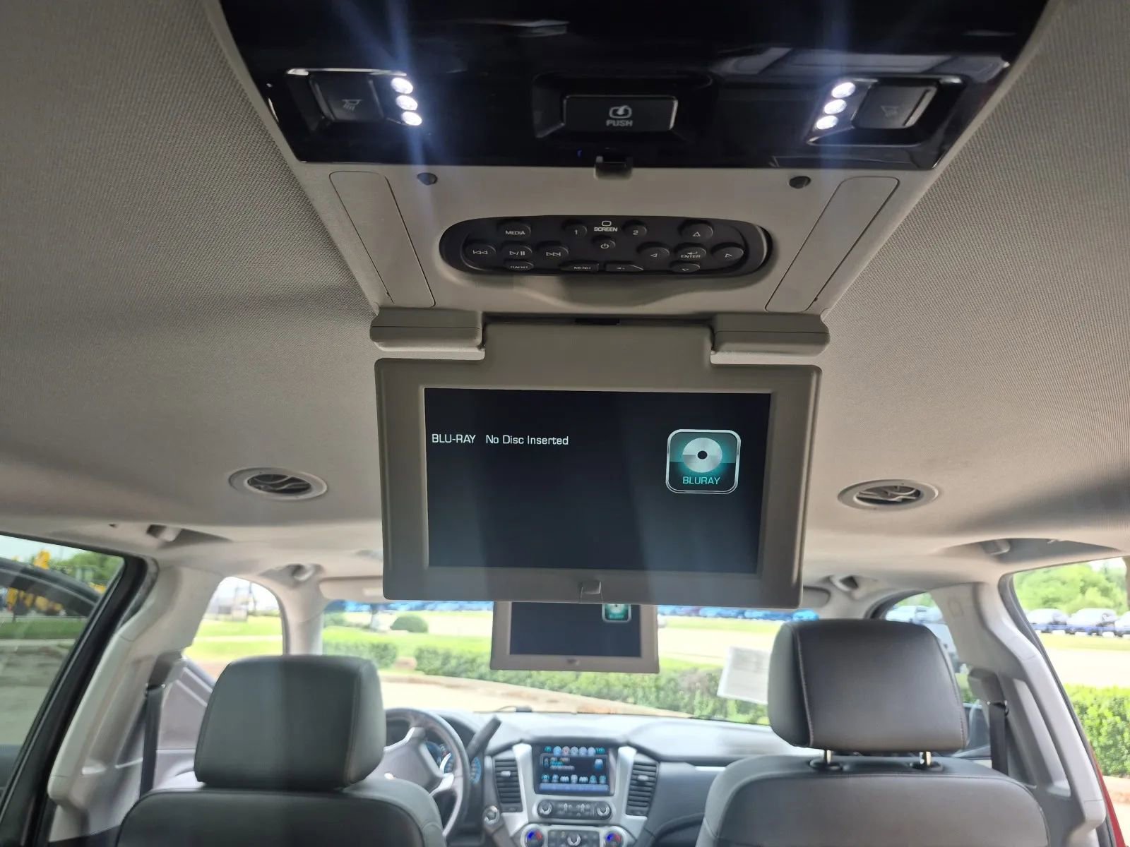 Used 2018 Chevrolet Suburban Premier AWD/4WD image 27