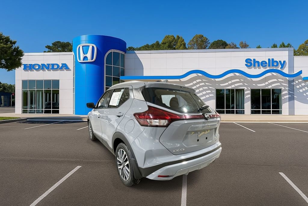 Used 2023 Nissan Kicks SV image 6
