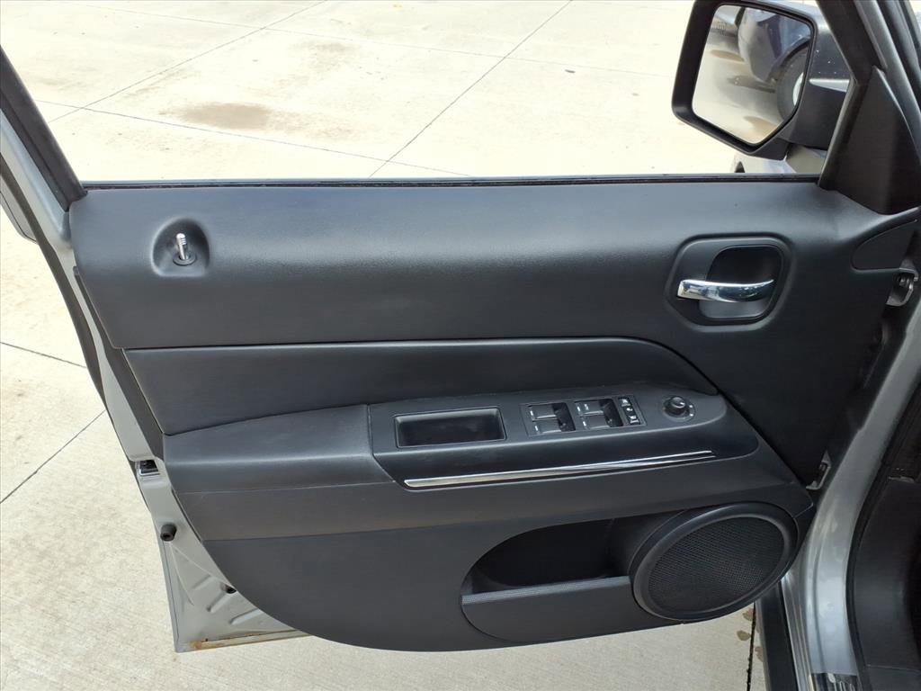 Used 2014 Jeep Patriot Limited w/ Sun/Sound Group image 21