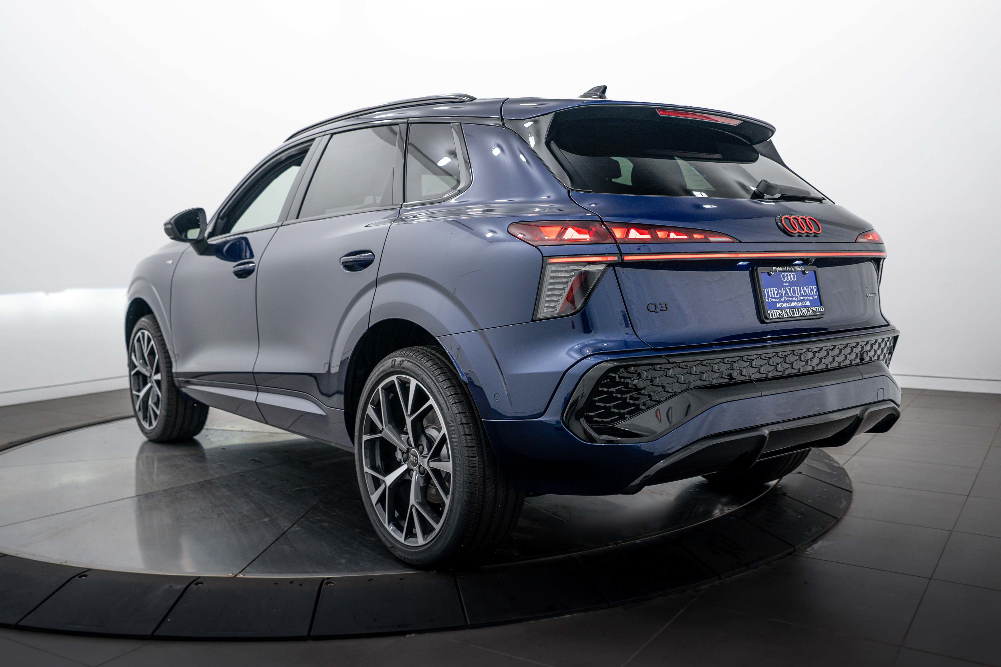 New 2026 Audi Q3 quattro 2.0T AWD/4WD image 5