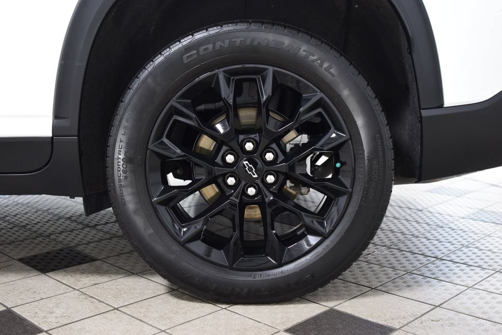 Used 2024 Chevrolet Traverse LT w/ Midnight/Sport Edition AWD/4WD image 27