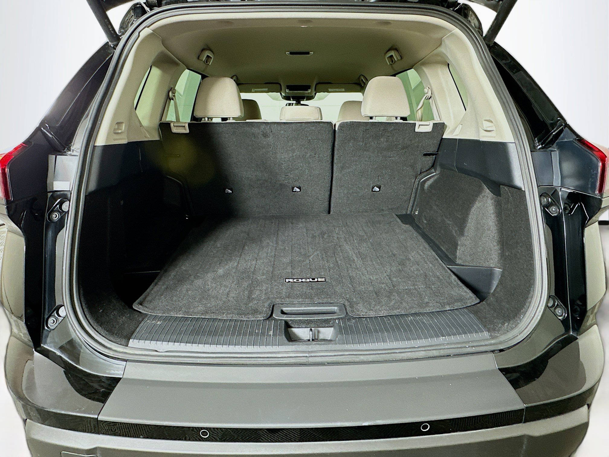 Used 2025 Nissan Rogue SV image 27