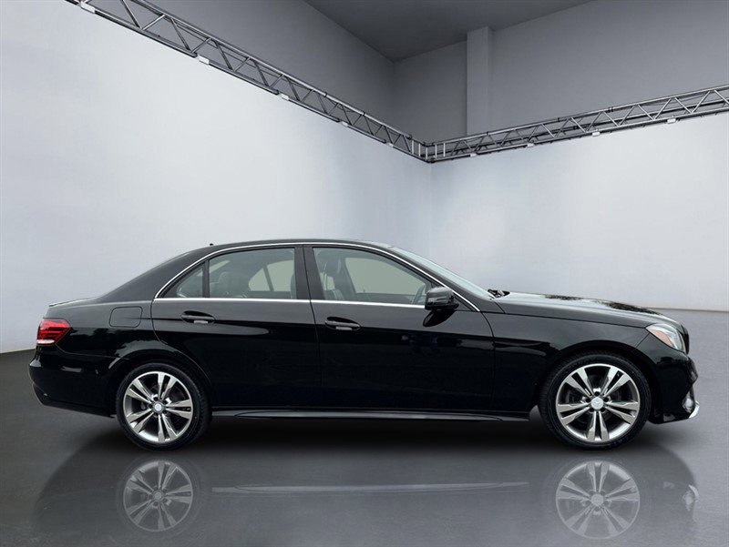 Used 2015 Mercedes-Benz E 350 4MATIC Sedan image 3