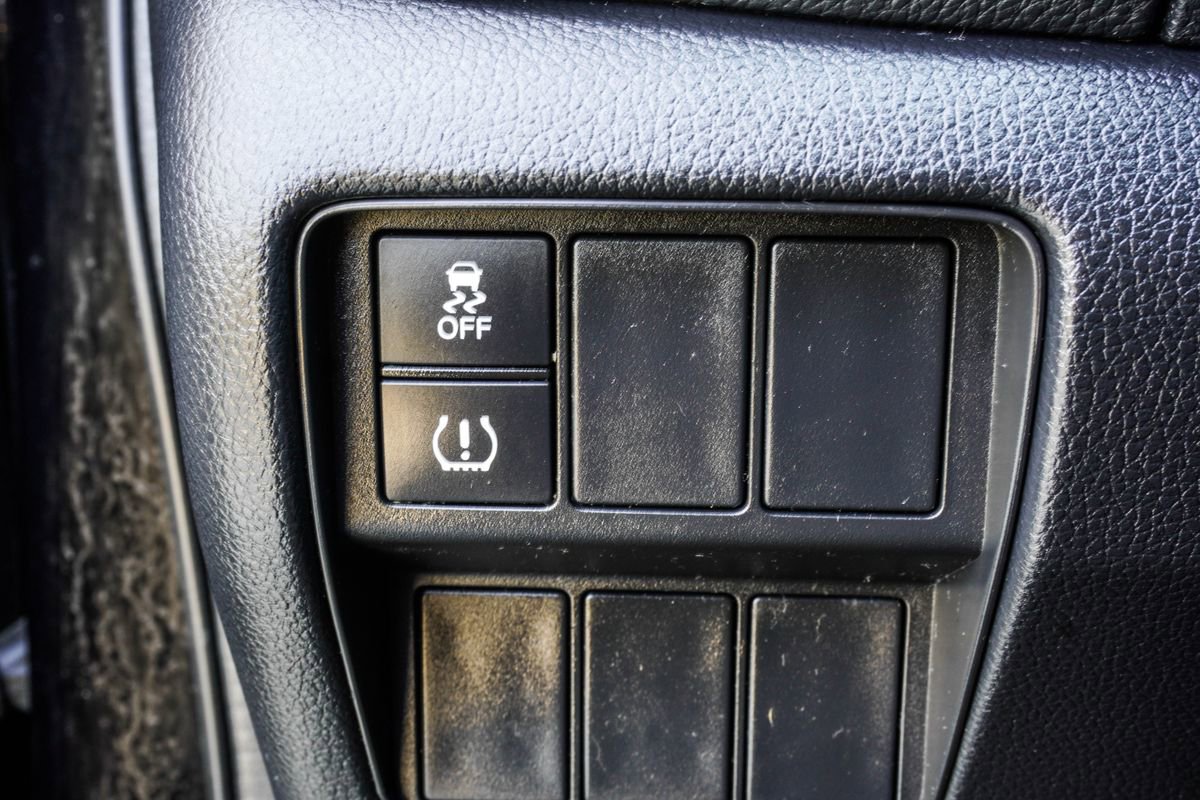 Used 2017 Honda CR-V LX image 28