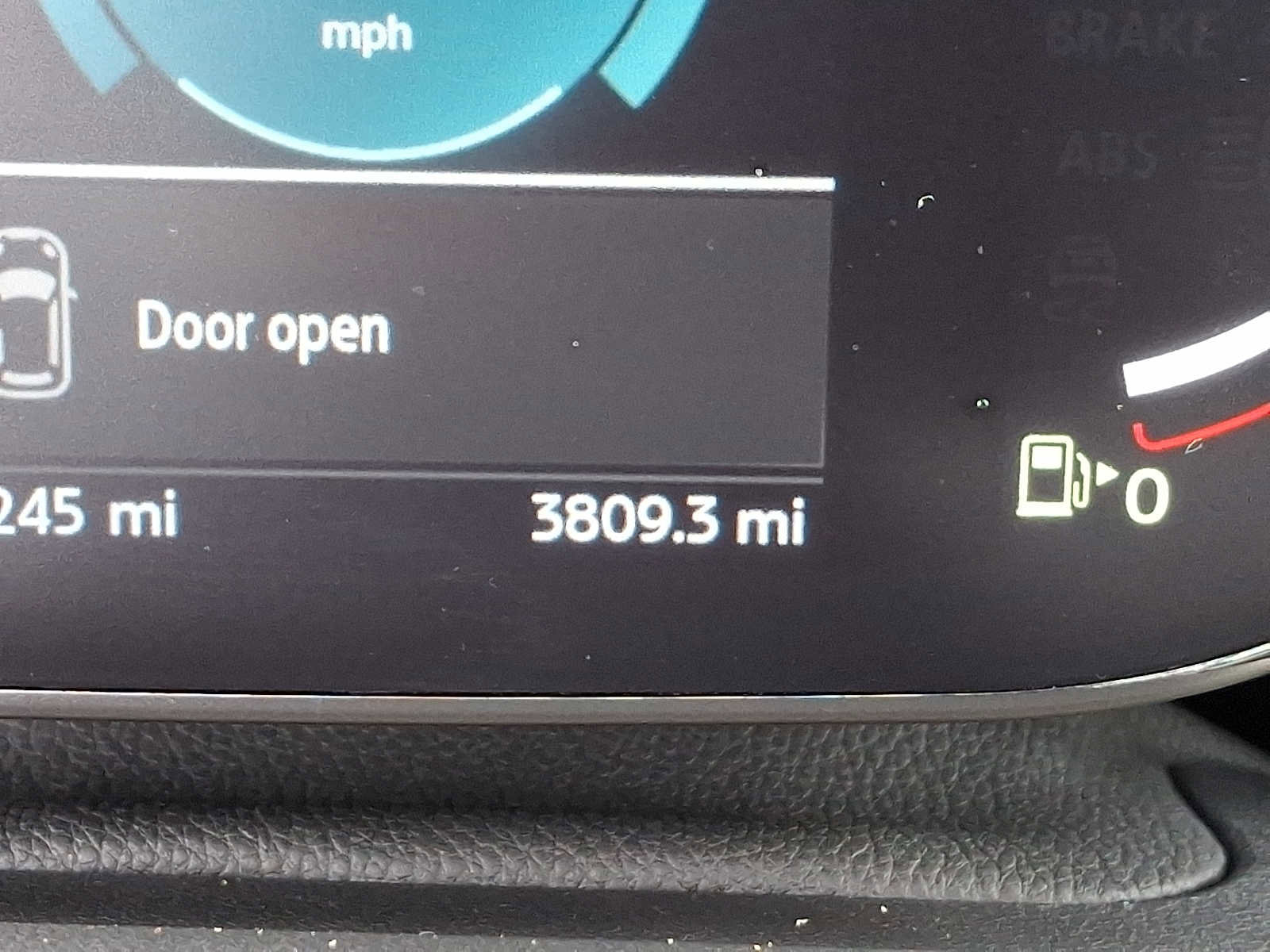 Used 2023 MINI Cooper 4-Door Hardtop w/ Multitone Edition image 22