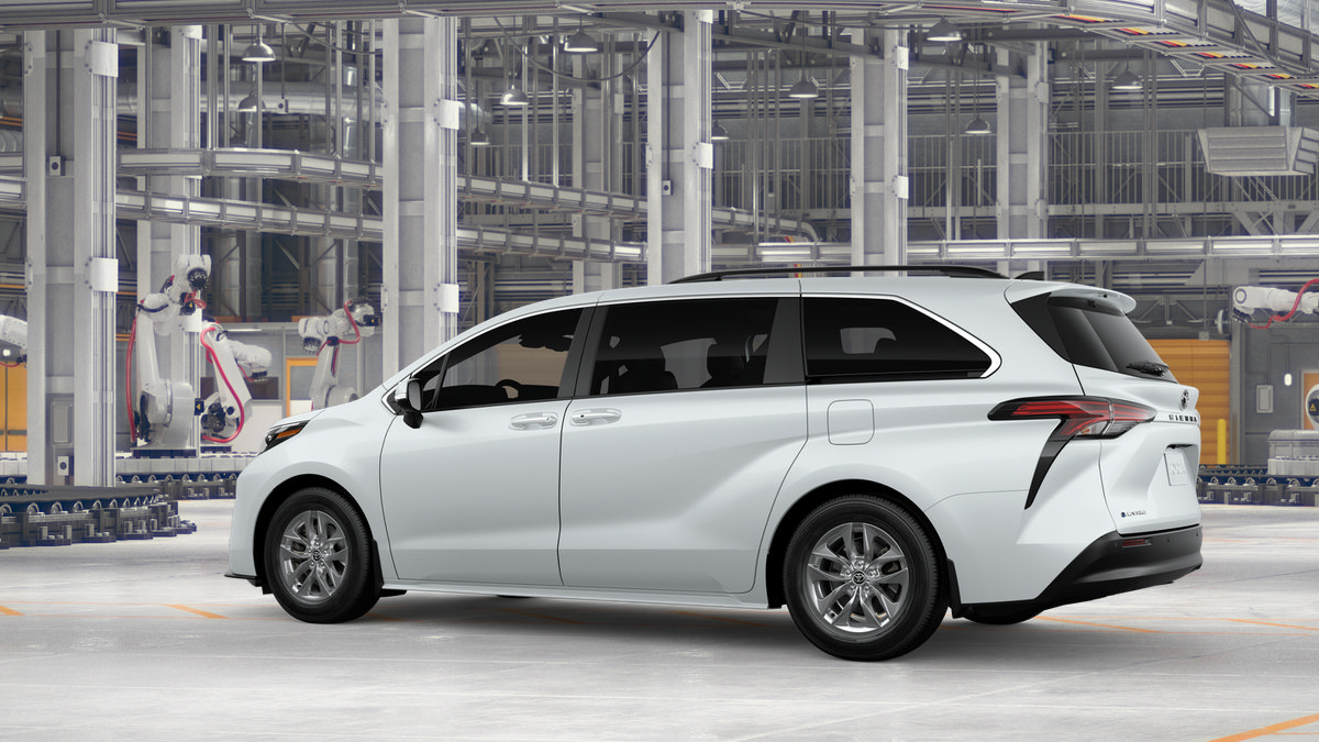 New 2026 Toyota Sienna XLE AWD/4WD image 5