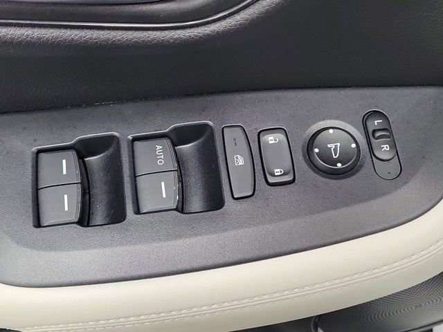 Certified 2023 Honda HR-V LX image 19