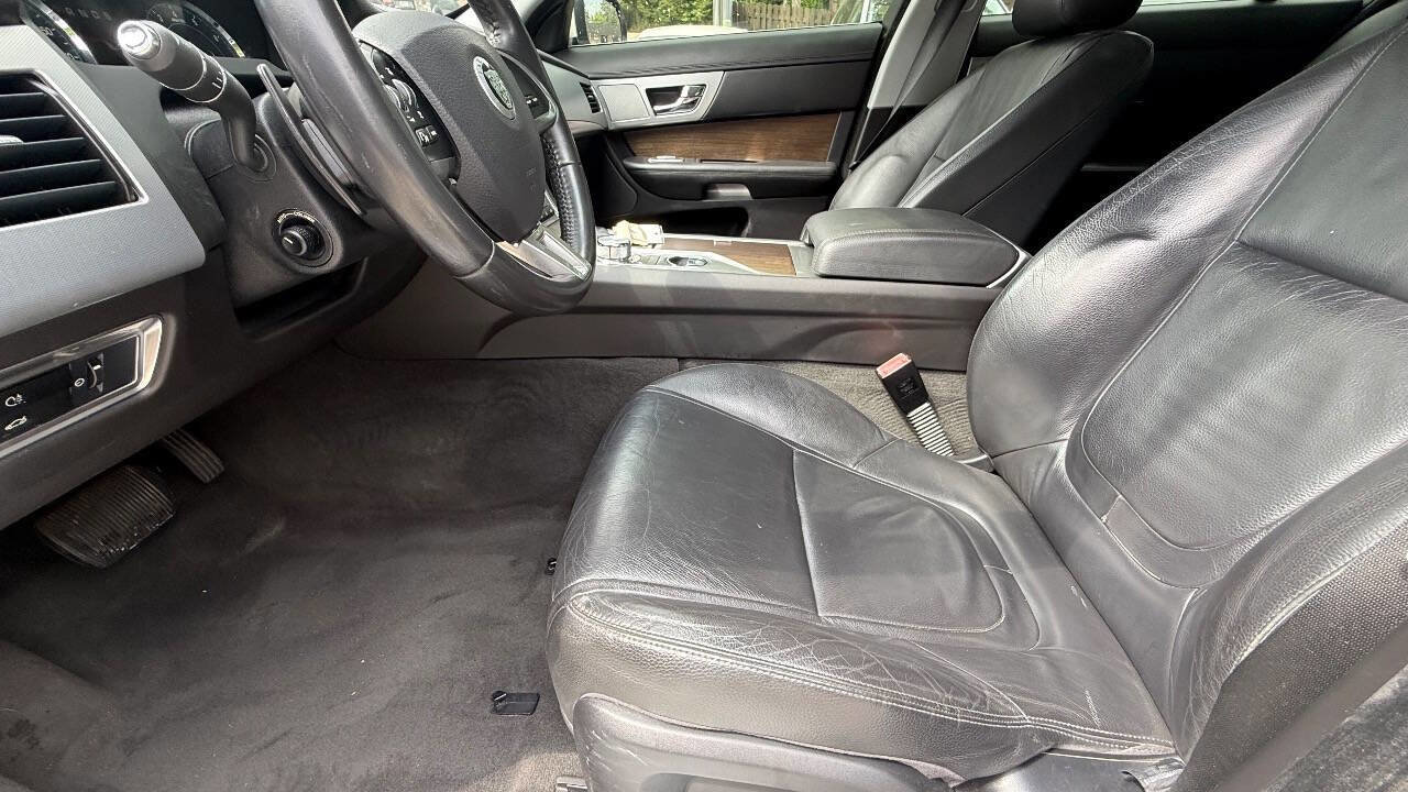 Used 2013 Jaguar XF RWD image 50