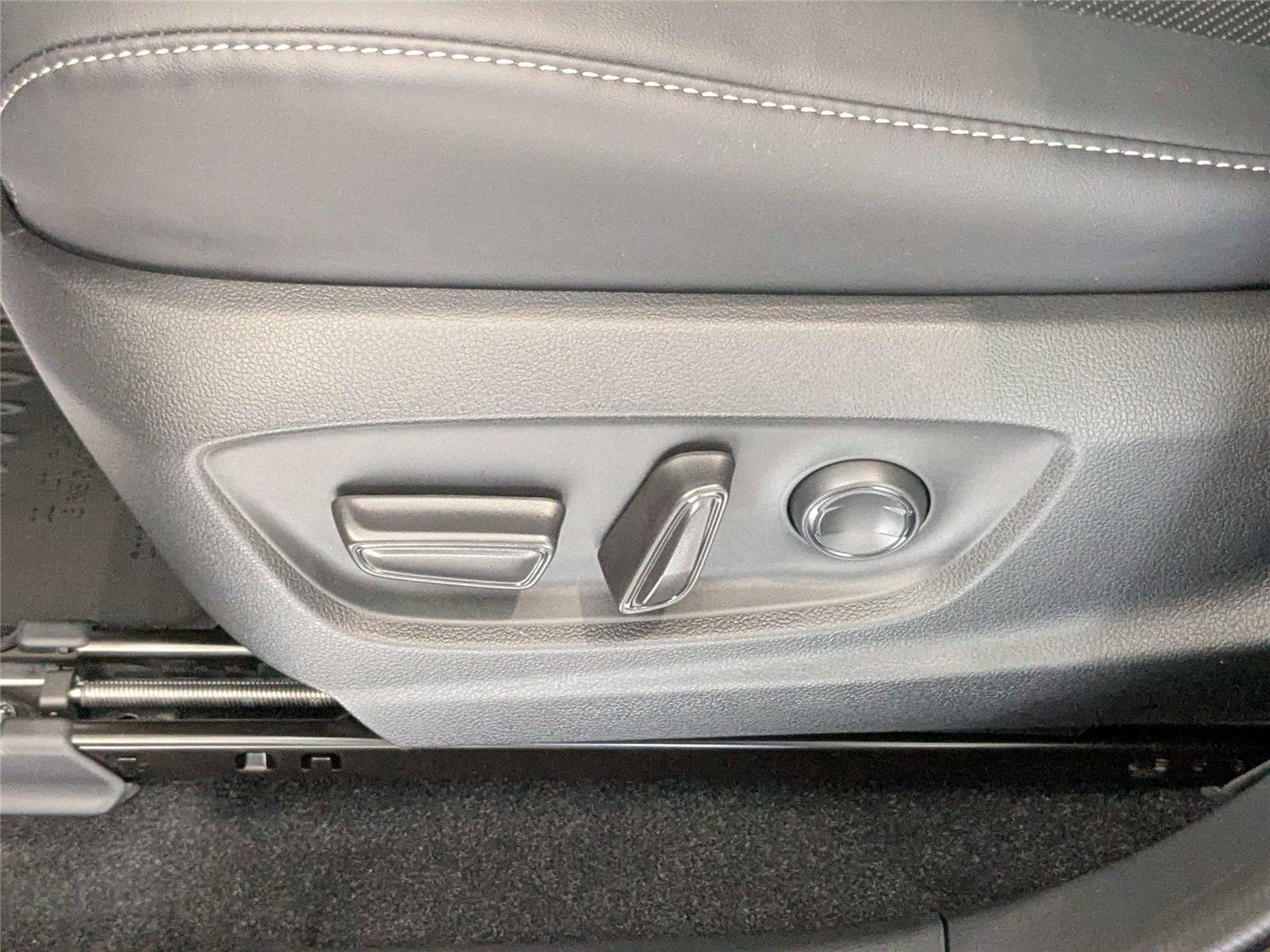 New 2026 Toyota Crown Platinum image 9