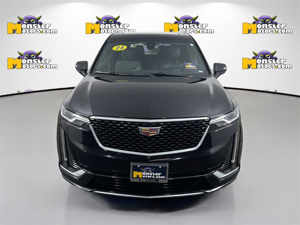 Used 2023 Cadillac XT6 Premium Luxury image 2