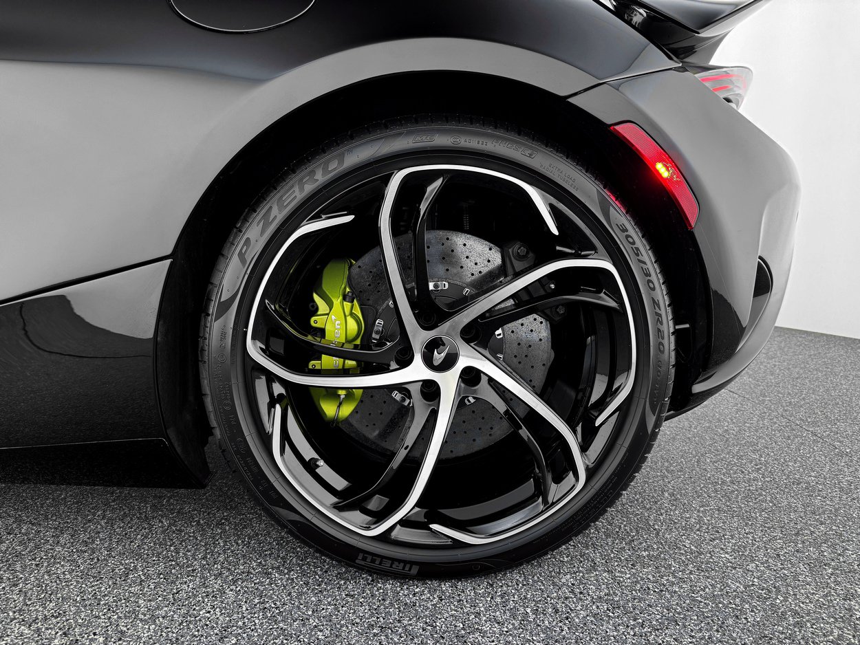 New 2026 McLaren 750S Spider RWD image 31