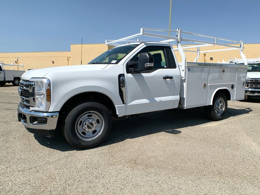 New 2025 Ford F350 XL w/ XL Chrome Package
