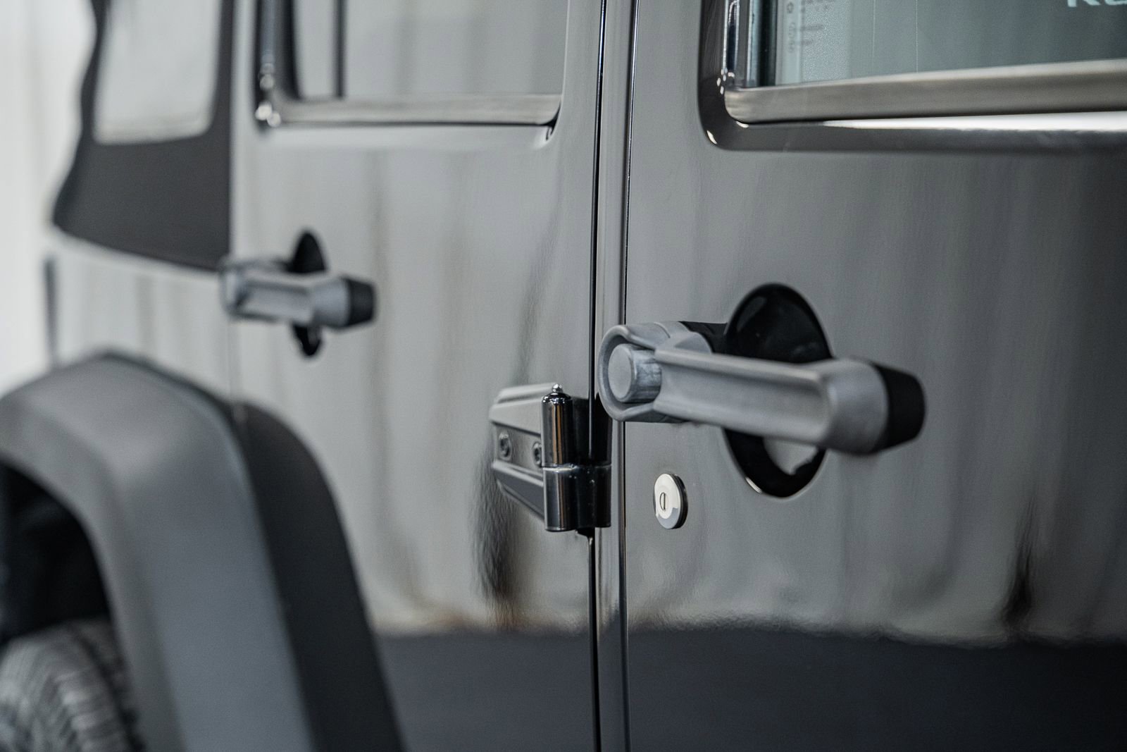 Used 2014 Jeep Wrangler Unlimited Rubicon w/ Connectivity Group image 17