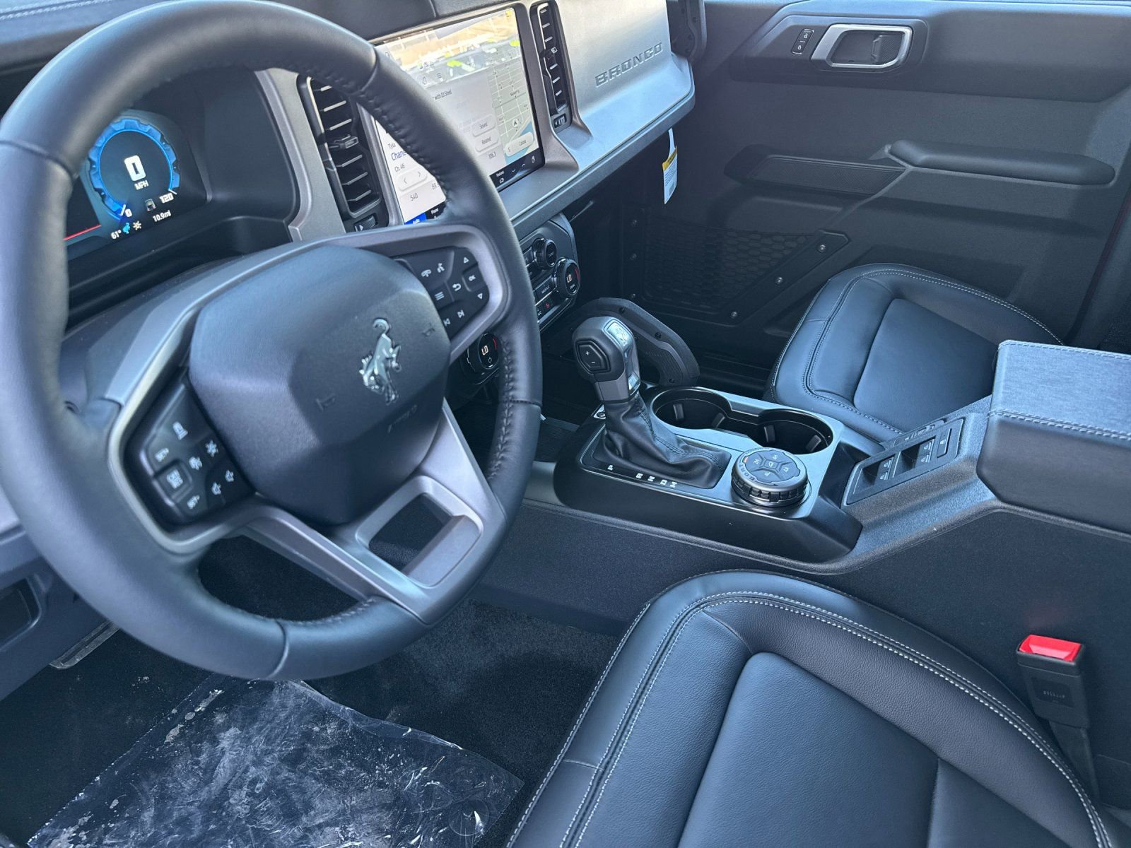 New 2026 Ford Bronco Outer Banks w/ Sasquatch Package image 9