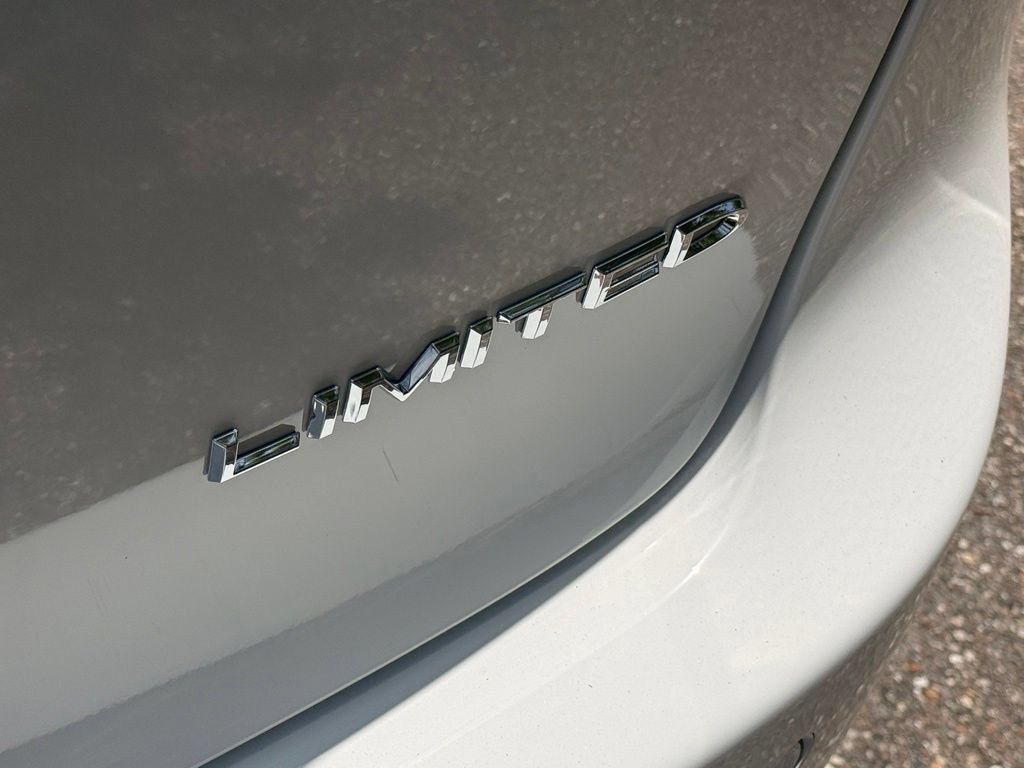 New 2027 Chrysler Pacifica Limited FWD image 35