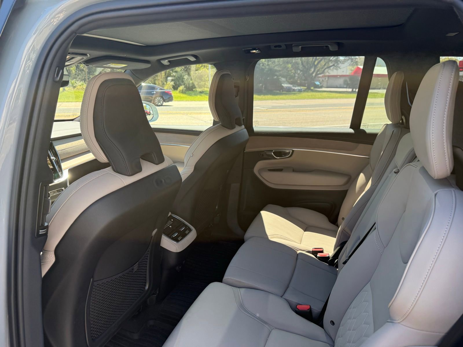 Used 2026 Volvo XC90 B6 Plus w/ Protection Package Premier image 7