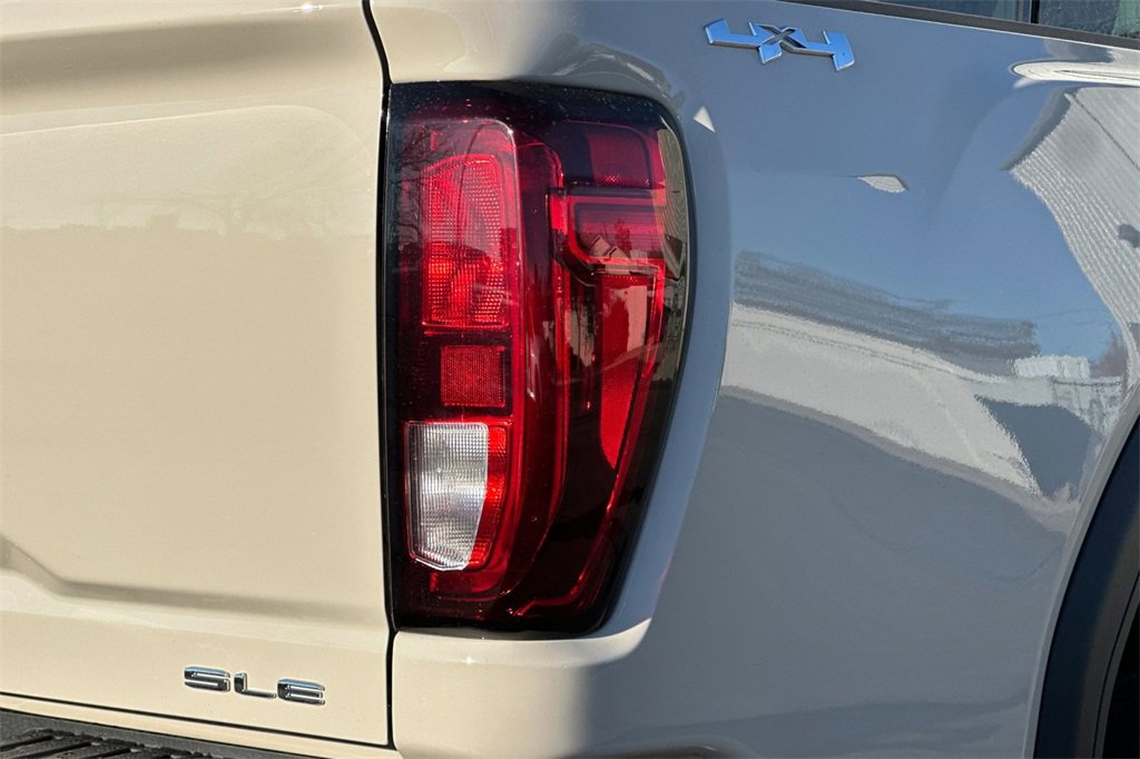 New 2026 GMC Sierra 2500 SLE image 7