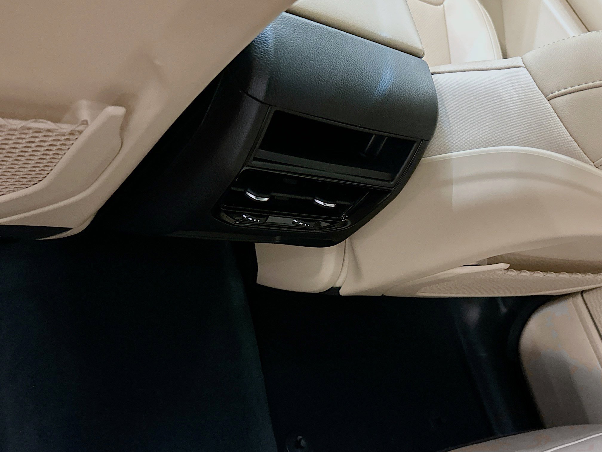 Used 2023 Jeep Grand Cherokee 4WD 4xe w/ Luxury Tech Group II image 29