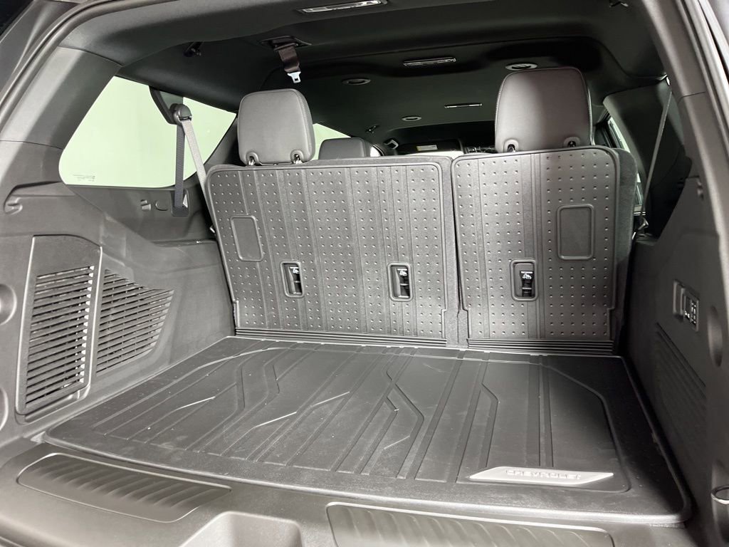 New 2026 Chevrolet Suburban LT image 21