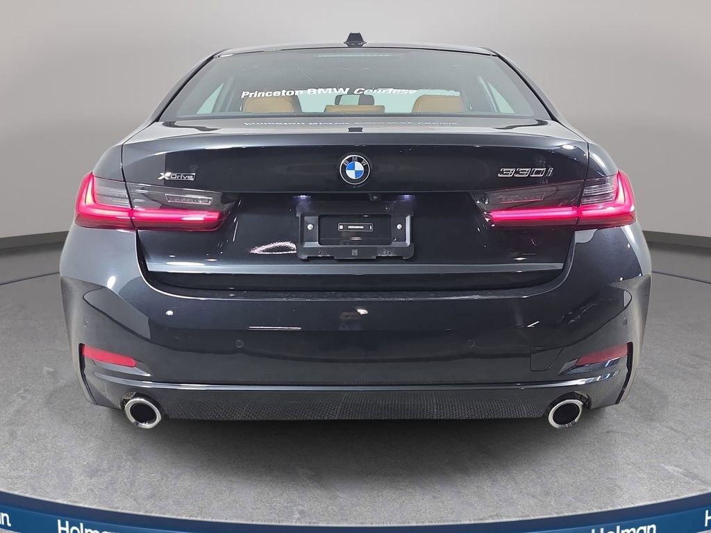 Used 2025 BMW 330i xDrive Sedan w/ Premium Package image 7
