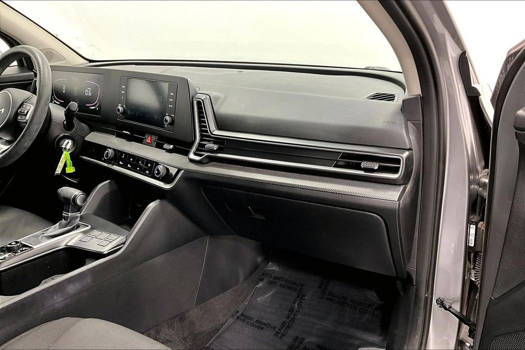 Used 2023 Kia Sportage LX image 19