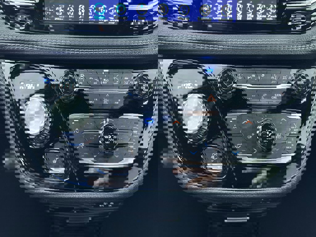 Used 2020 Chrysler Pacifica Limited w/ Advanced Safetytec Group image 26