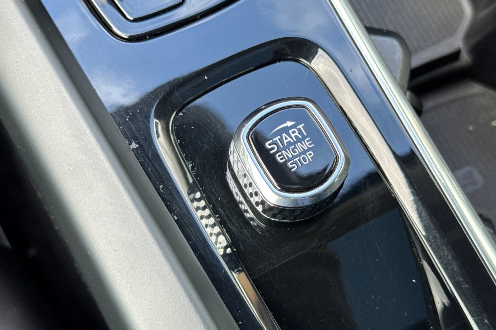 Used 2023 Volvo XC60 B5 Core FWD image 25