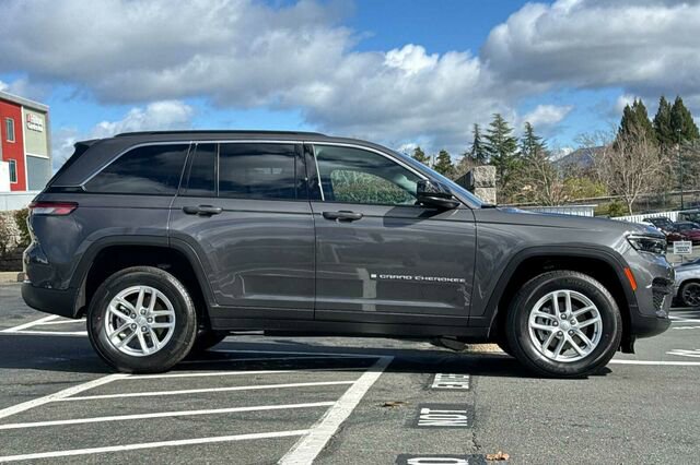 New 2026 Jeep Grand Cherokee Laredo X image 3