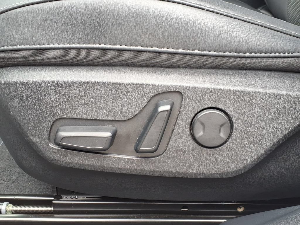 Certified 2025 Kia EV6 Light w/ Light LR Technology Package RWD image 13