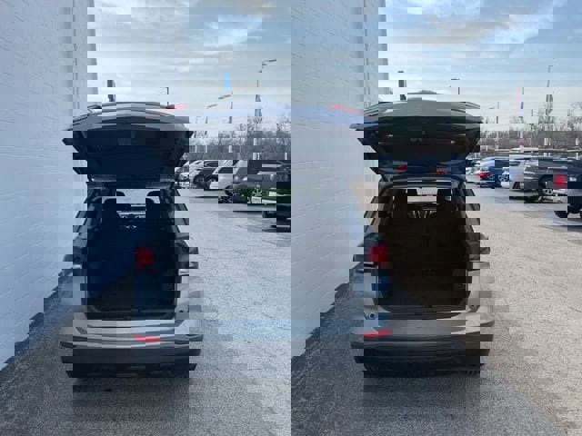 Used 2023 Chevrolet Equinox LS w/ Midnight Edition image 7