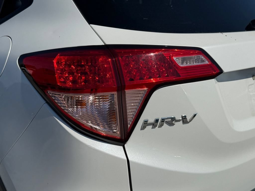 Used 2017 Honda HR-V EX image 11