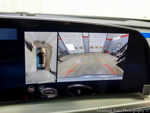 New 2025 Cadillac Lyriq Luxury w/ LPO, Floor Liner Package AWD/4WD image 15