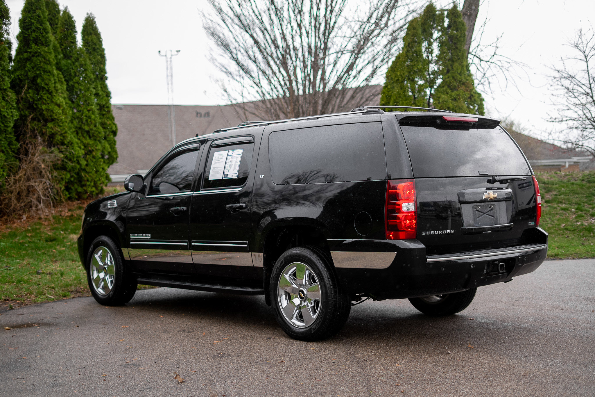 Used 2011 Chevrolet Suburban LT image 7