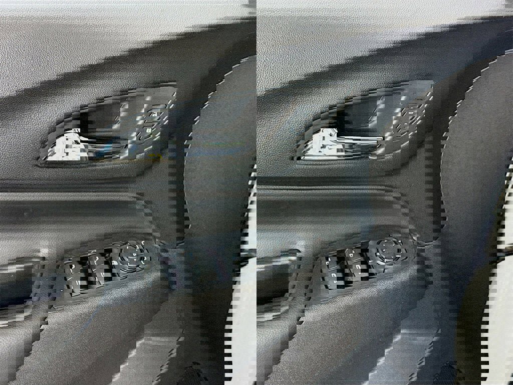 Used 2019 Chevrolet Equinox LT image 11