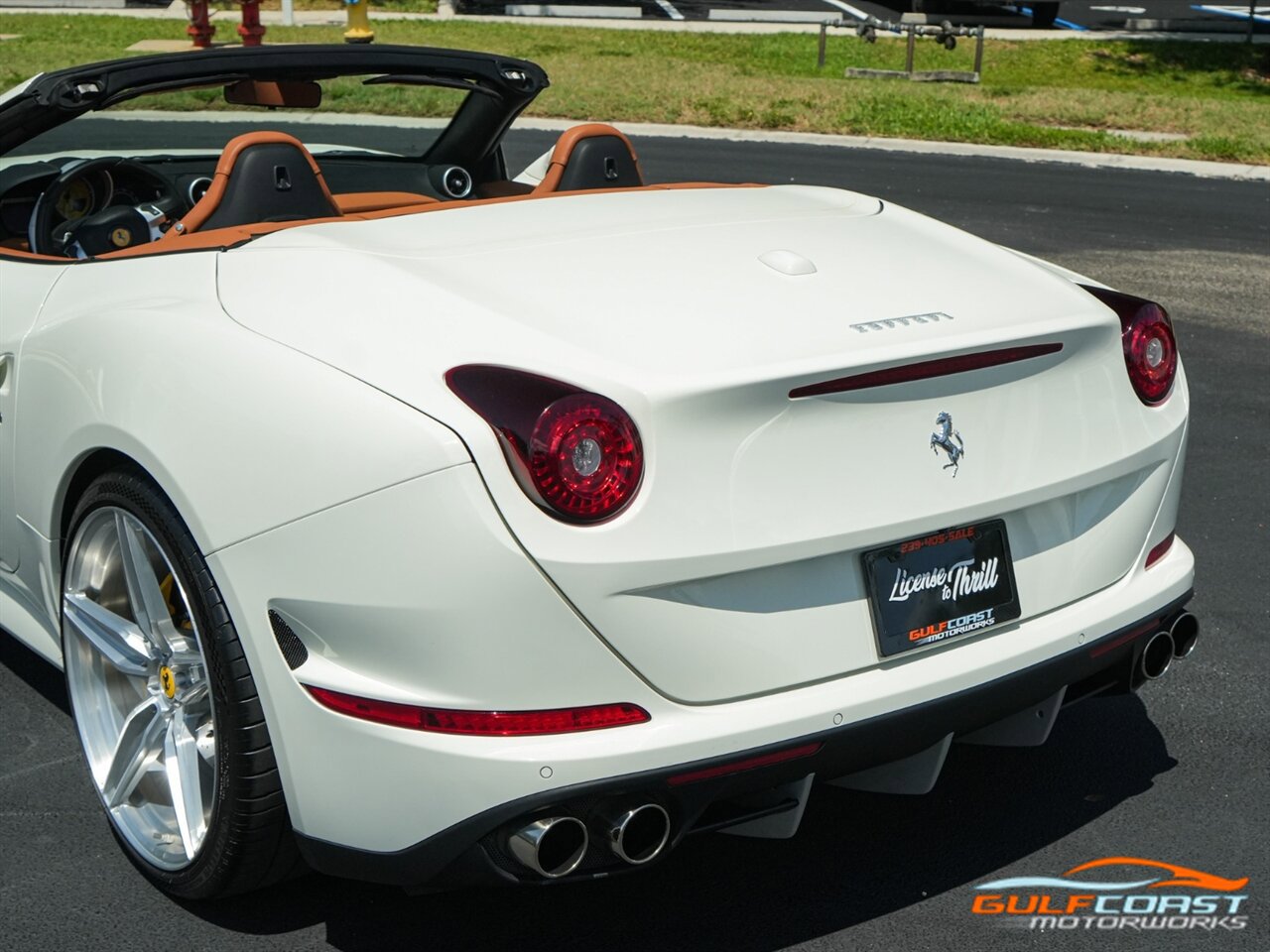 Used 2017 Ferrari California T RWD image 57