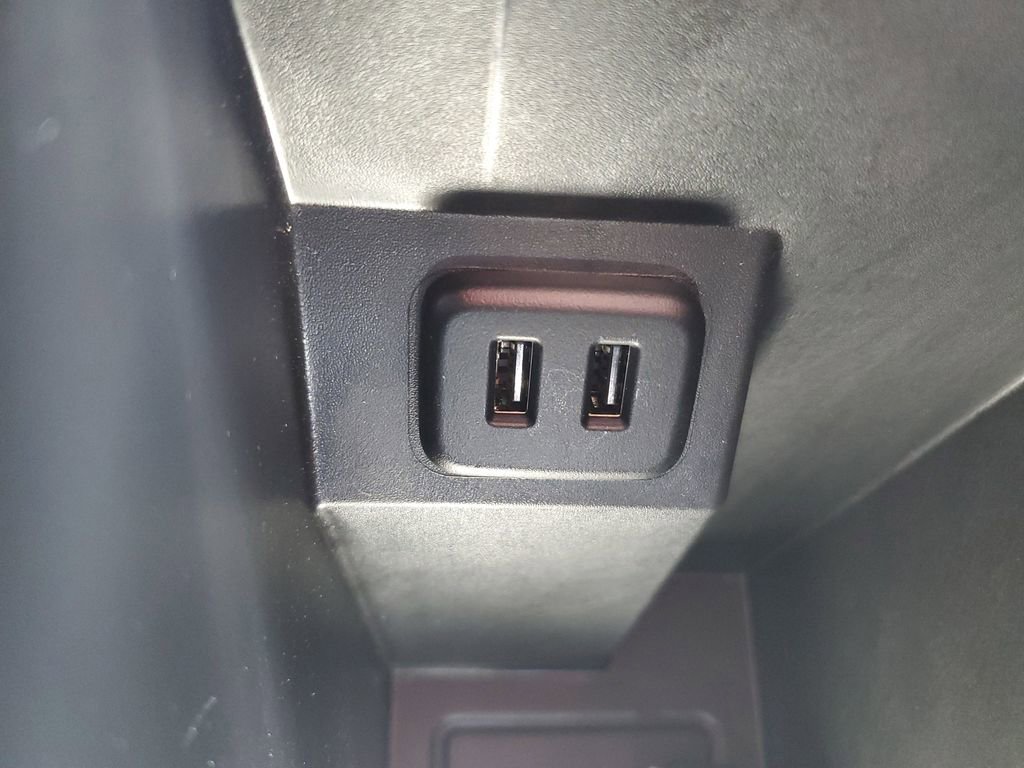 Used 2023 Chevrolet Equinox LT image 28