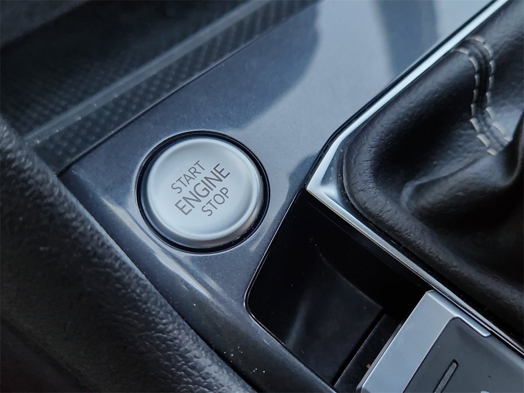 Used 2024 Volkswagen Tiguan SE image 15