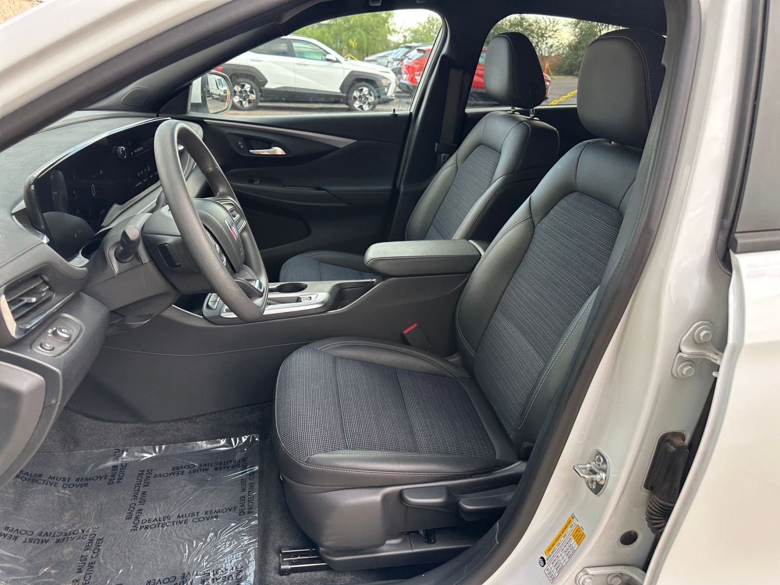 Used 2025 Buick Envista Preferred image 34