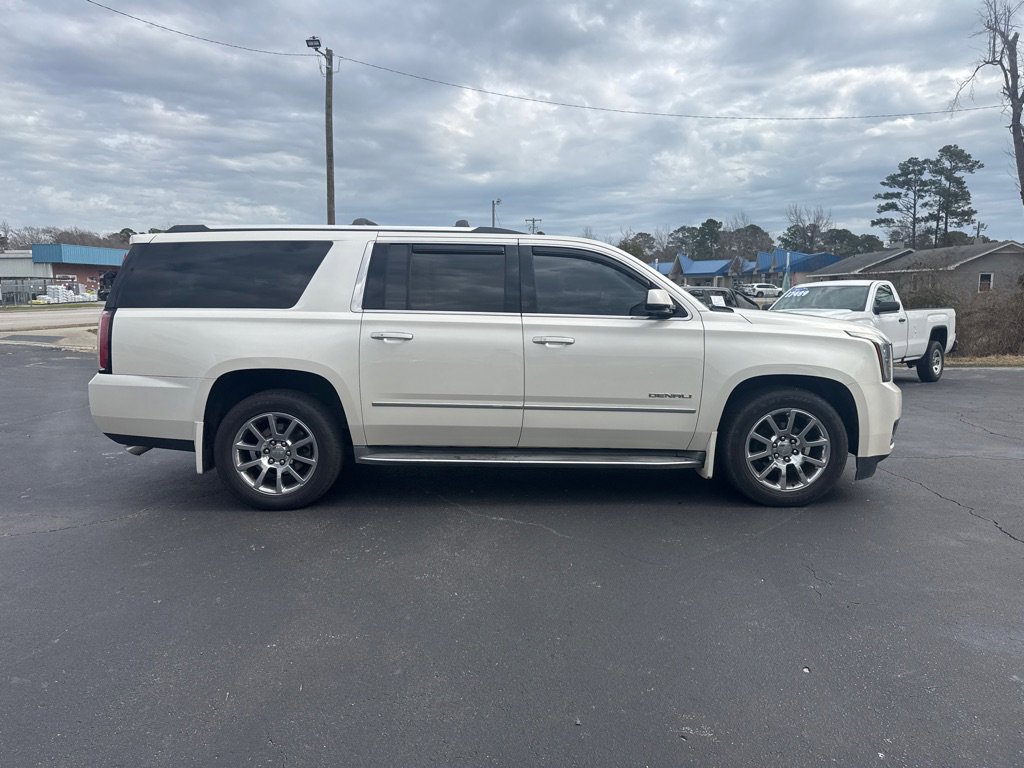 Used 2015 GMC Yukon XL Denali w/ Touring Package image 16